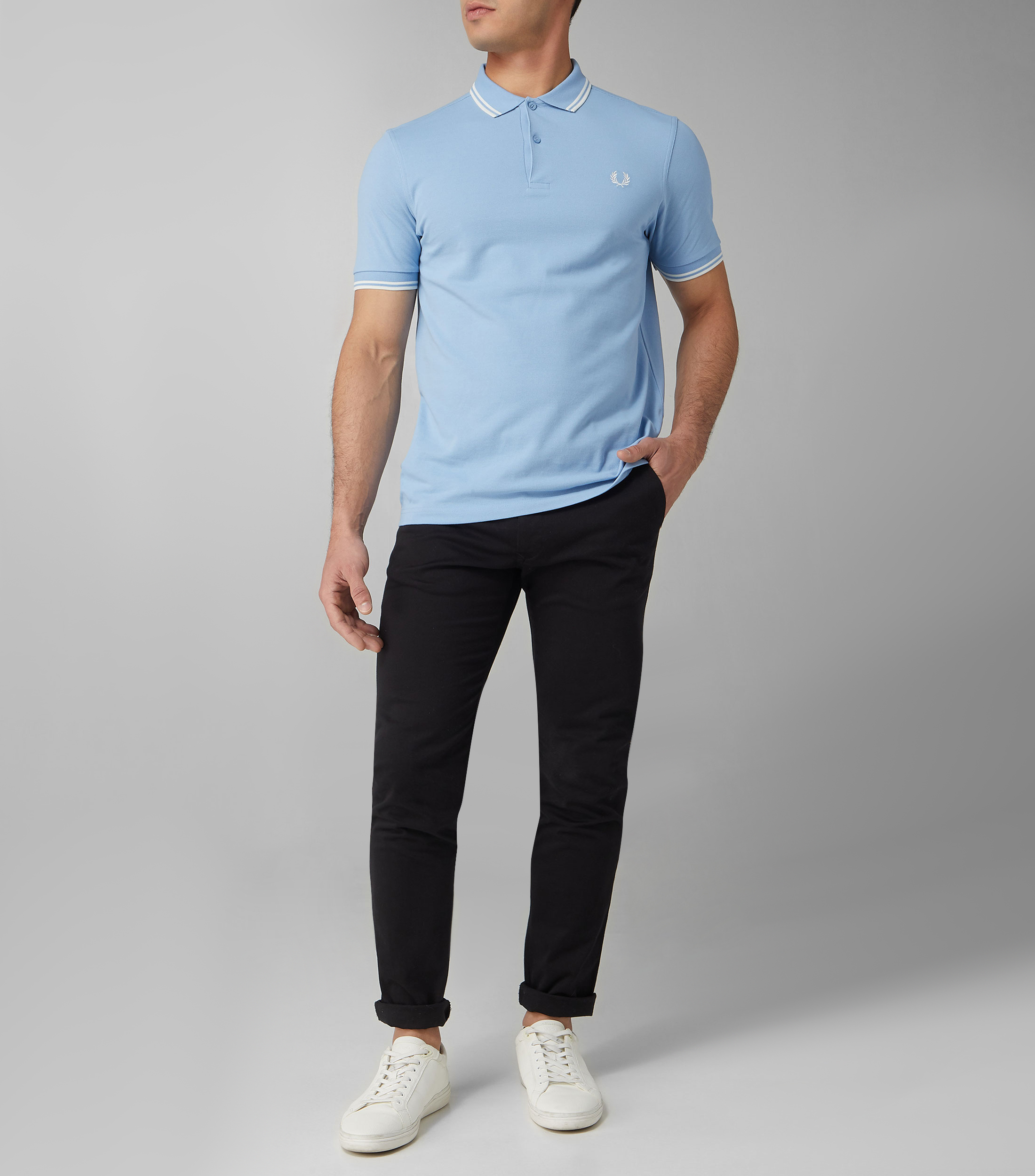 Playera tipo Polo azul claro de manga corta Hombre